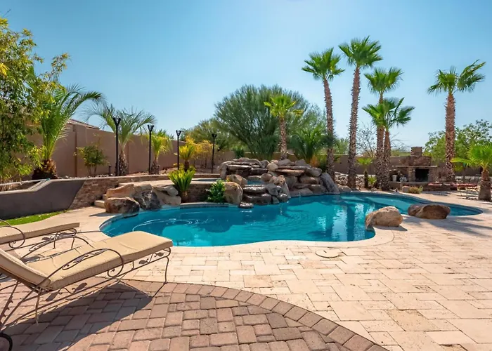 Sleeps 25 • Heated Pool And • Pickleball Court Villa
