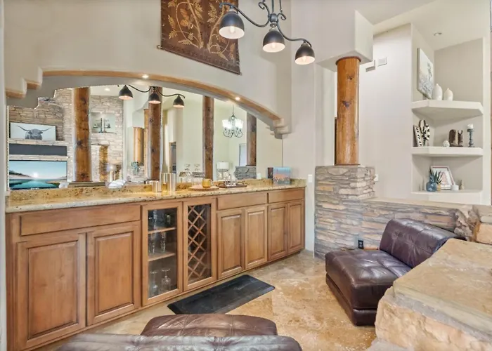 Sleeps 25 • Heated Pool And • Pickleball Court
