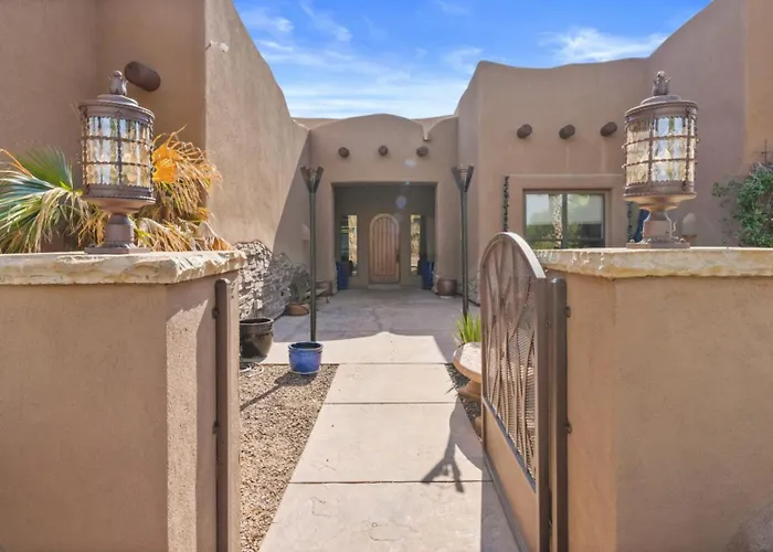 Sleeps 25 • Heated Pool And • Pickleball Court