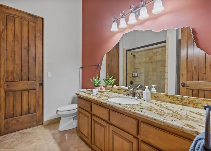 Sleeps 25 • Heated Pool And • Pickleball Court Villa *