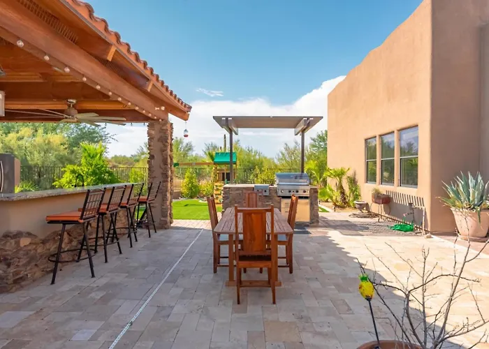 Villa Sleeps 25 • Heated Pool And • Pickleball Court *
