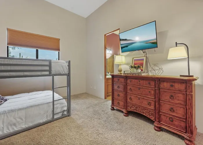 Villa Sleeps 25 • Heated Pool And • Pickleball Court Scottsdale