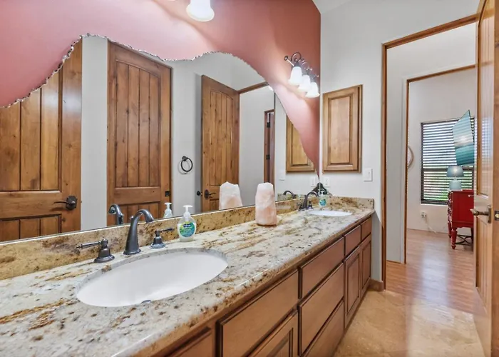 Sleeps 25 • Heated Pool And • Pickleball Court * Scottsdale